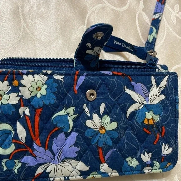Vera Bradley Wallet - Picture 5 of 6
